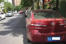 用餐时间能路边停车吗？交管部门：晚8时至次日凌晨1时可以图片