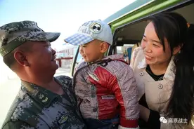 这首《追着月亮去看你》，献给边防军人的妻图片