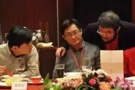 一手压两位“中国首富”，这个神秘大胡子，他到底何许人也？图片