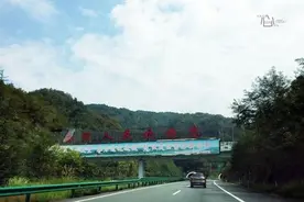 山不高而秀雅，水不深而澄清，安有不来古隆中之理图片