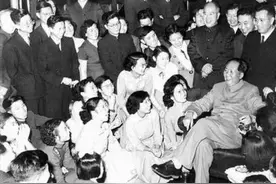 75岁的毛主席，深夜与5名青年长谈5个小时，现在看来用心良苦图片