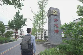 《100年·外国人眼中的中国（浙江）记忆》丨英国小伙Tom探寻“真理的味道”图片