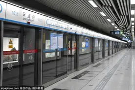 5块钱串联的路线，在《红楼梦》的大观园里赏鲜花，还能听相声呢！图片