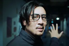 2020十位最火“大叔”：于和伟接着舞，刘奕君一个背影上热搜图片