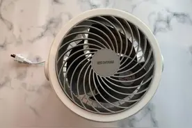 温柔的风吹起来，超静音爱丽丝循环扇图片