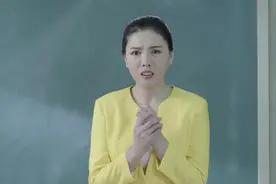 平安夜同学们都送老师苹果，小雨老师感动的快哭了视频封面