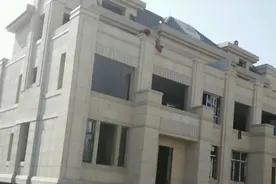 男子花5万买栋“鬼楼”，半夜揪出原因乐了：捡了个大便宜图片