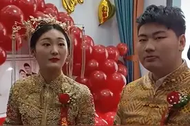 大衣哥经纪人喊话媒人：收了彩礼，结婚一年就散伙，给个解释图片
