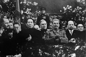 毛主席访问苏联，带了两节火车皮礼品，那么斯大林都回赠了什么？图片