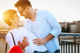 婚外情的女人，最爱的是情人还是老公？图片
