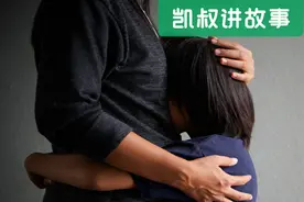 体育界又一个“虎妈”，儿子摔倒不理会，背后的理由让人深思图片