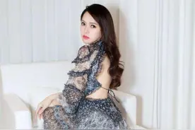 51岁伊能静活得像个妖精, 身材不输18岁少女, 难怪秦昊会稀罕图片