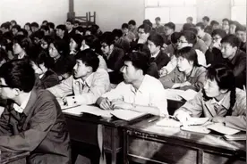 为什么说如今大学生含金量不如从前？看大学录取率前，请先看自己图片