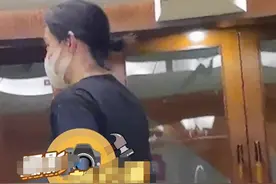 尹正新恋情疑似曝光！与陈都灵同住酒店回小区，和蒋梦婕关系成谜图片