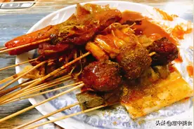 天气暖和，街边小吃火起来，给大家分享辽宁美食辣串，辣过瘾图片