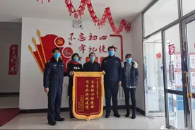 【庆检志愿者的战“疫”日记】大雪压青松 青松挺且直 庆检司法警察：疫情联防联控中坚强的钢铁战士图片