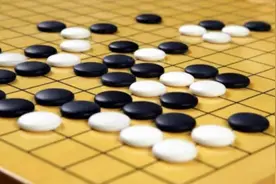 日本两棋手激战2天不分胜负，这时原子弹爆炸，两人不甘心：继续图片
