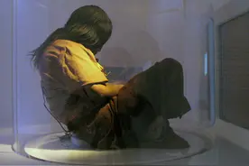 6700米的山顶上，惊现14岁少女，历经500年，尸体为何没有腐烂？图片