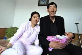 比姚明还高的“巨人”鲍喜顺，不顾阻拦执意生娃，如今孩子怎样了图片