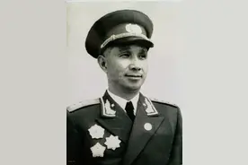 徐帅和粟司令，都以军事指挥能力强著称，两人相比谁略胜一筹？图片