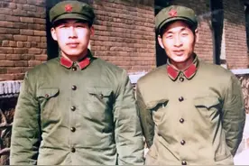 干部军装4个兜，战士2个袋，老兵偷偷改军装，被人告状图片