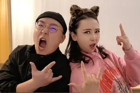 52岁翁虹扮嫩有一套，穿粉卫衣戴发箍似少女，脸比郝劭文小一半图片
