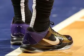 NBA球员上脚：希尔德钟爱科比5代，福克斯的狠货太多了！图片
