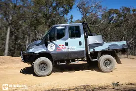 依维柯原厂改装，双排座底盘抬高，试驾4×4全驱Daily越野小钢炮图片