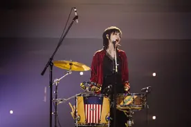 尴尬！许飞骚操作不止一次，5年前黄晓明大婚时就曾将杨颖P成自己图片