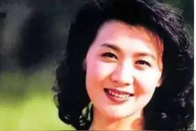 她是“国家一级演员”，年仅41岁因宫颈癌不幸逝世，儿子仅两岁图片