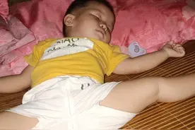 10个多月宝宝，突然高烧，宝爸宝妈都怎么处理的呢？图片