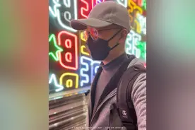 摄影师的自拍里，有多少小心机？－摄影早自习第1756天图片