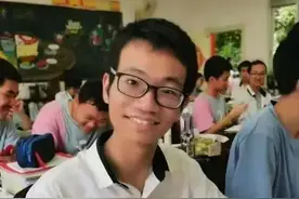 2021高考分数出炉，广西考得很好的两个人，是广西的骄傲图片