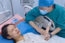 丈夫“碎碎念”产房陪产，被宝妈嫌弃到不行，网友：生完再收拾你图片