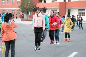 公立学校和私立学校的差距在哪？学生将来差距大，家长别选错图片