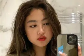 任达华女儿晒自拍，16岁身材发育太好显成熟，老爸甘愿化身女儿奴图片