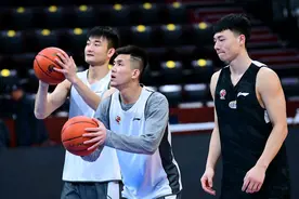 辽篮阵容大调整！三将确定离队 李洪庆全面放手 2米06小将迎转折图片