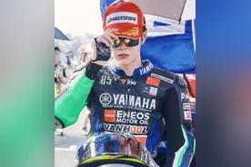 胡通明发声澄清欢呼击掌非本人，王一博成摩托圈众矢之的？图片