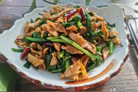 河蚌肉和这个食材一起炒，味道特鲜美，关键是河蚌不会咬不动图片