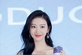 景甜、张天爱不仅颜值出众，卸妆后素颜更是白皙通透，太圈粉了图片