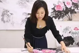 广州穷女孩，23岁赚100万，被坏人抢钱打伤，又靠房地产赚千亿图片