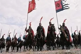古代军队行军打仗扛着五颜六色旗帜不累吗？有什么作用图片