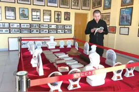 【最美新区人候选人】李坤：自费开办博物馆 红色基因永传承图片