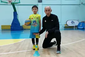 【龙江少儿篮球教学系列】省男篮教练高杉带你行进间体前变向运球训练图片