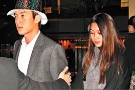 陈冠希前女友婚后携夫现身，33岁仍清纯脱俗，丈夫是金融才俊图片