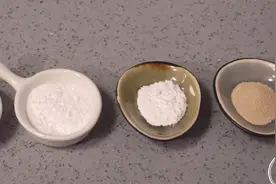 小苏打、食用碱、泡打粉、酵母区别和用法，很多人不清楚，涨知识图片