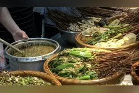 钵钵鸡无缝翻台，仅土豆一天卖400斤图片