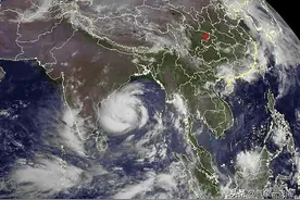 17级风暴安攀或明晚登陆印度，官方预报：将有3日暴雨大暴雨图片