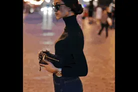 潮人们的制胜法宝，打底衫一件就够，能折腾出千万种"玩"法图片
