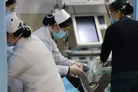 34岁突发心梗，从心脏血管里吸出一坨“脏东西”！医生指出病因图片